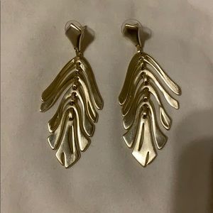 Kendra Scott lotus earrings